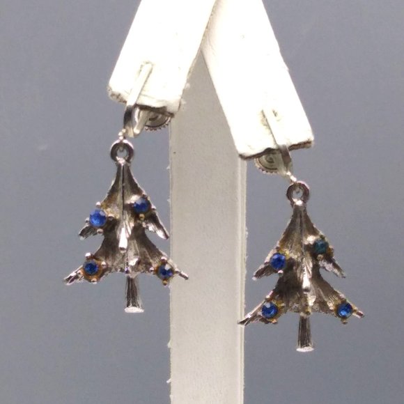Vintage Christmas Tree Earrings, Silver Tone Dimensional Dangles w Blue Crystals - Picture 1 of 4